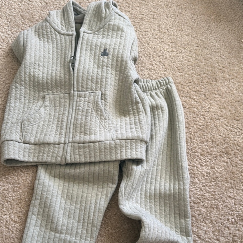 Gray Quilted Hoodie & Jogger Set